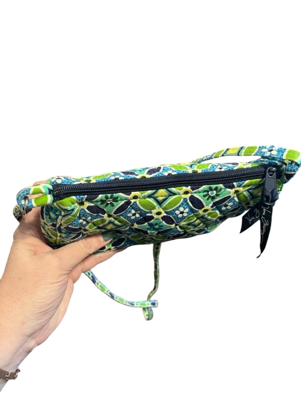 Vera Bradley Cotton Quilted Crossbody in Retired Daisy Daisy Pattern - Picture 7 of 9